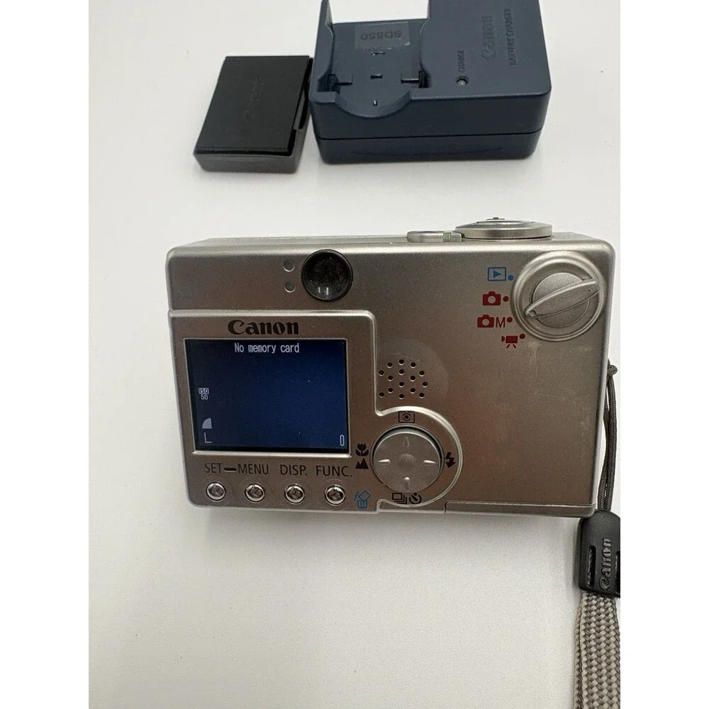 Canon PowerShot SD100 3.2 MP Digital ELPH Camera Powers On-No Memory Card